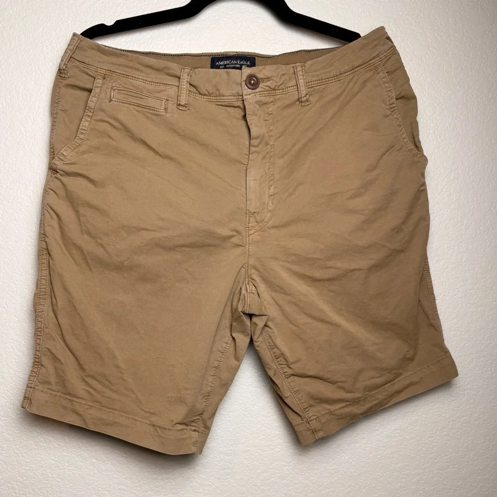 American Eagle Outfitters Men's Sz 33 Khaki Shorts